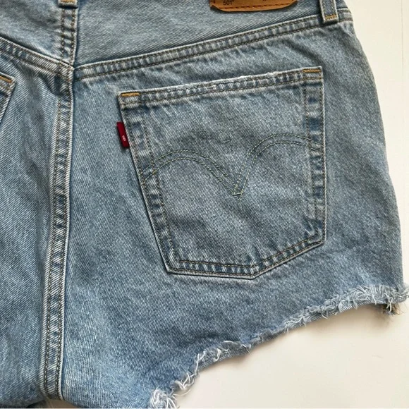 501 Levi’s original high waisted shorts EUC denim shorts size 30 - Picture 13 of 13